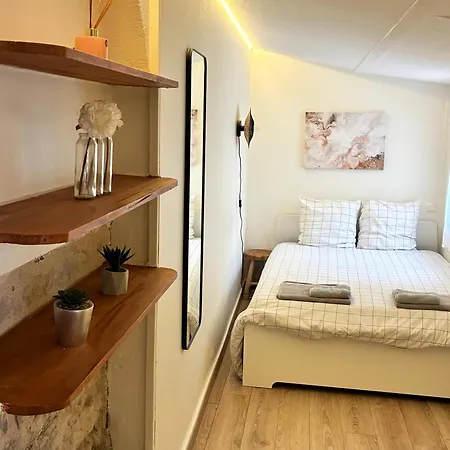 Appartement Avec Grande Terrasse Au Coeur Du Centre-ville De *
