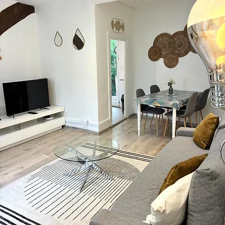 Appartement Avec Grande Terrasse Au Coeur Du Centre-ville De